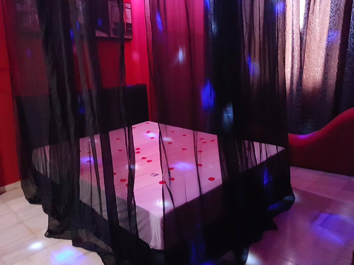 Liefdeshotel 9 Secrets - Adults Only *
